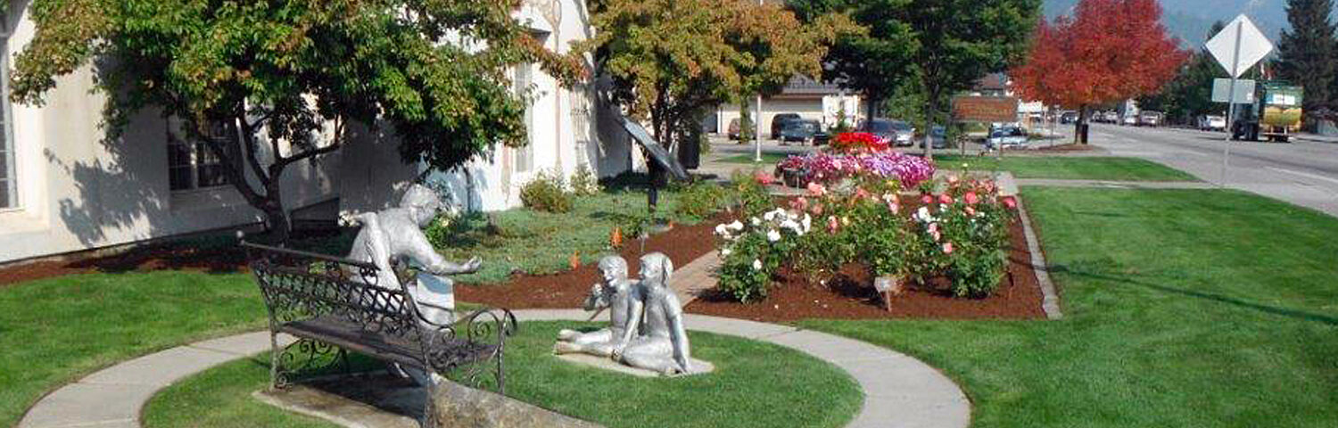 Statue in front of Leavenworth library
